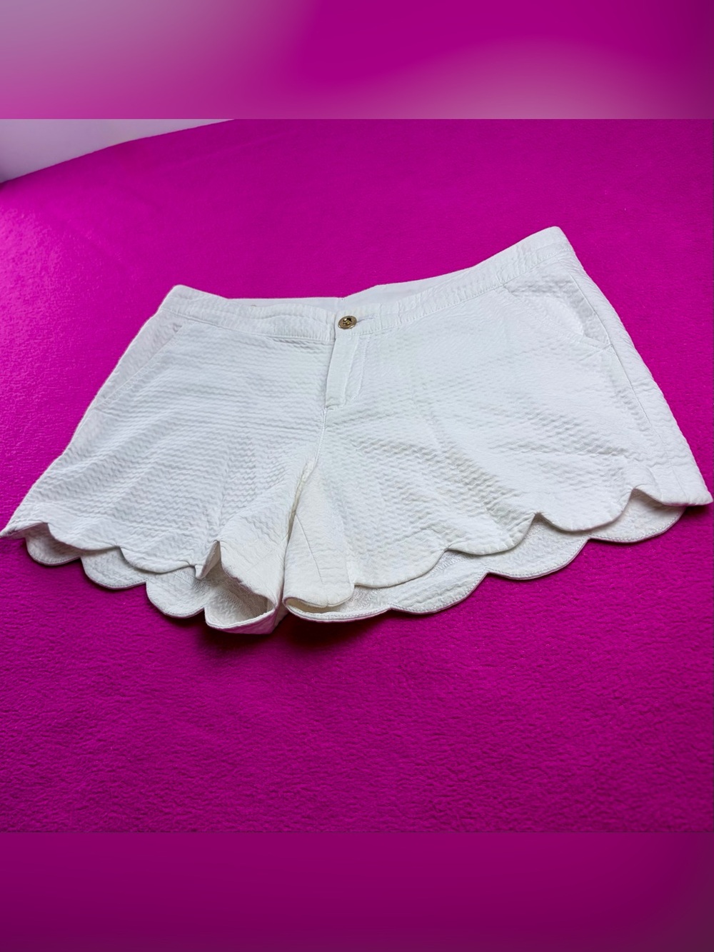 Lilly Pulitzer 100% Cotton Buttercup Shorts White with Scalloped Hem Size 6.